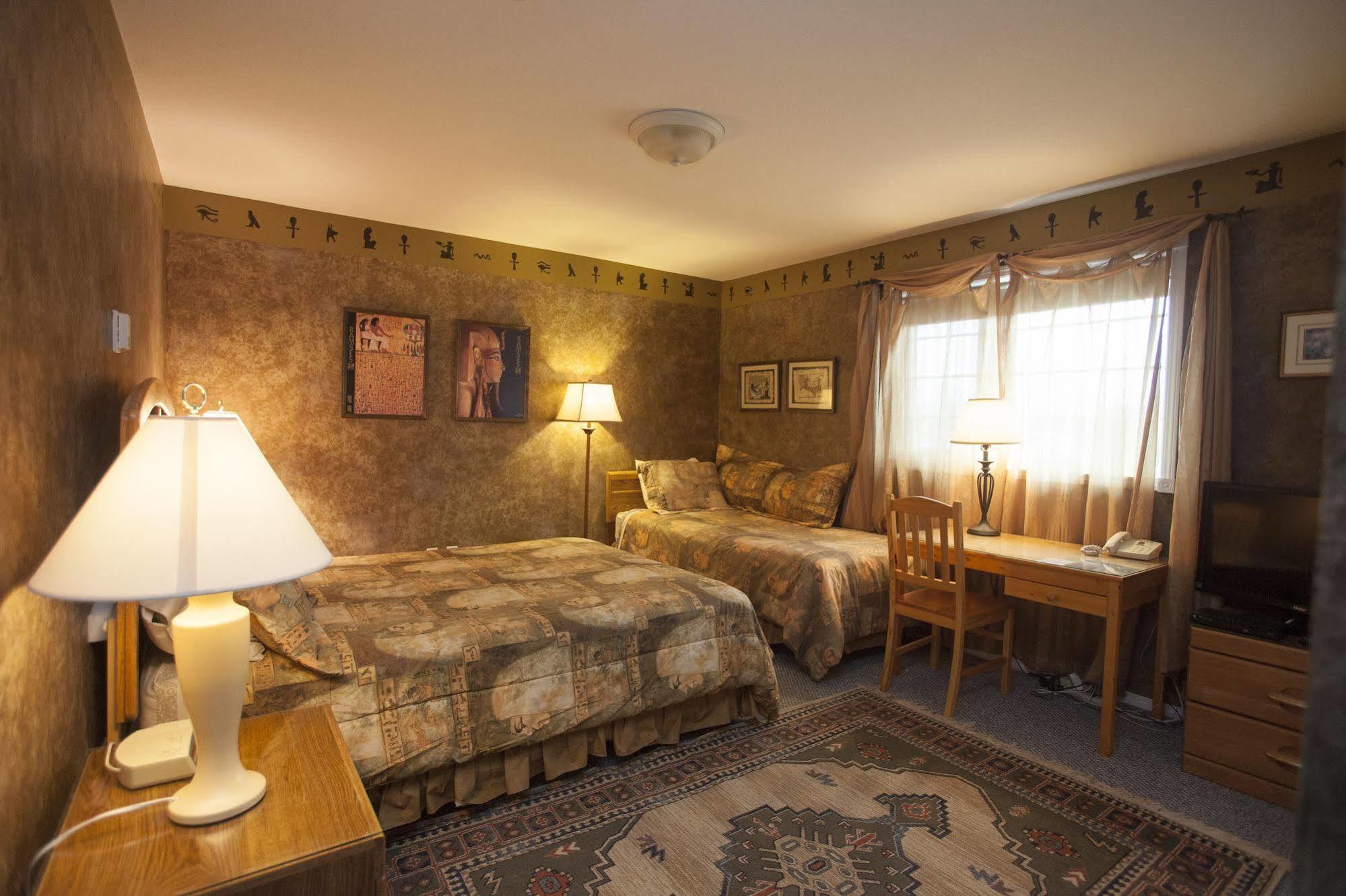 Midnight Sun Inn Уайтхорс Екстериор снимка
